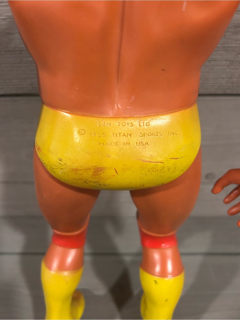 Vintage Hulk Hogan Wrestling Figure - Yellow Trunks & Boots - Picture 5 of 6